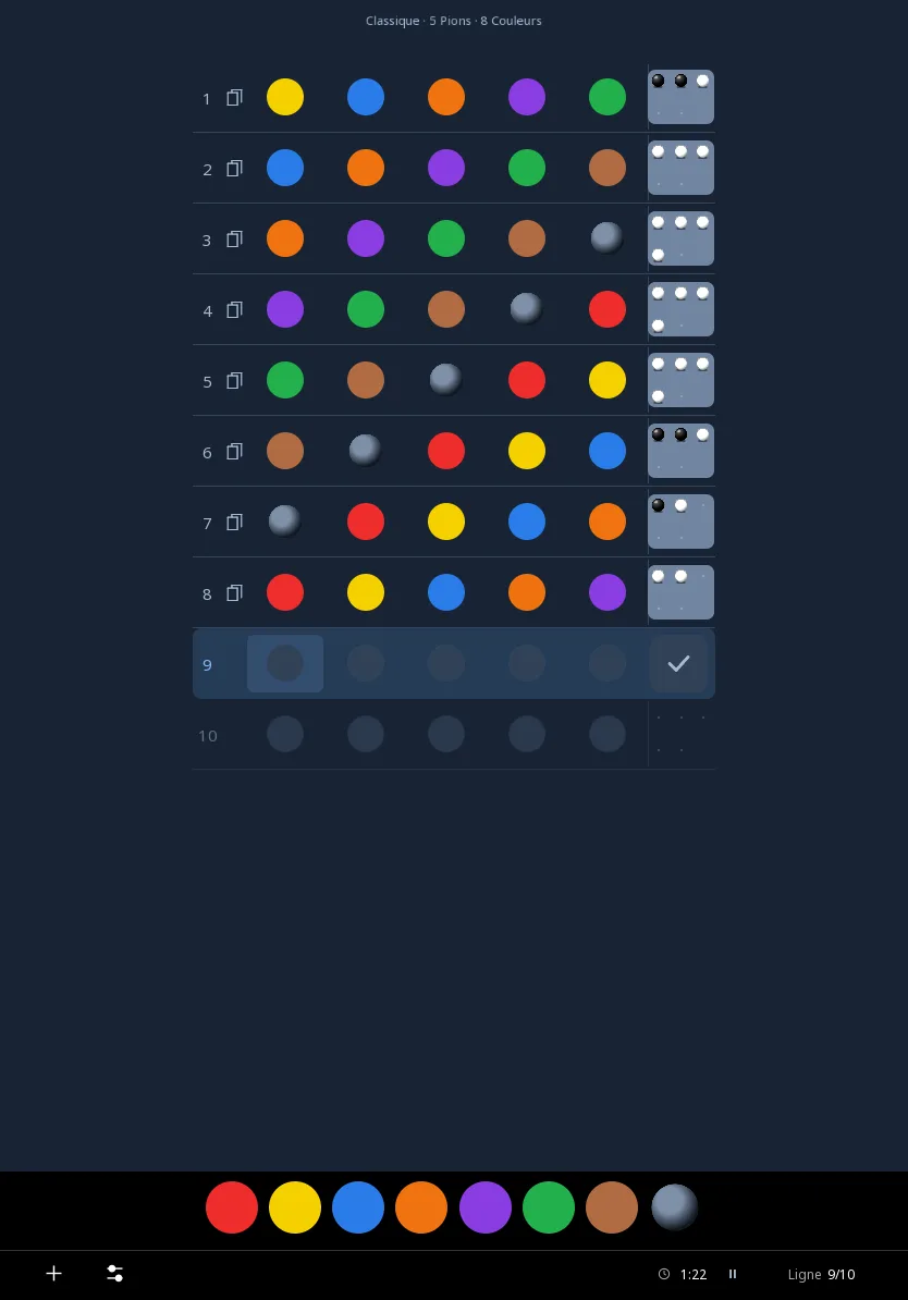 لعبة من Codebreaker Master على جهاز لوحي، بالمظهر الداكن، بالمستوى المتوسط: صفوف المحاولات ومؤشراتها، ولوحة الألوان.